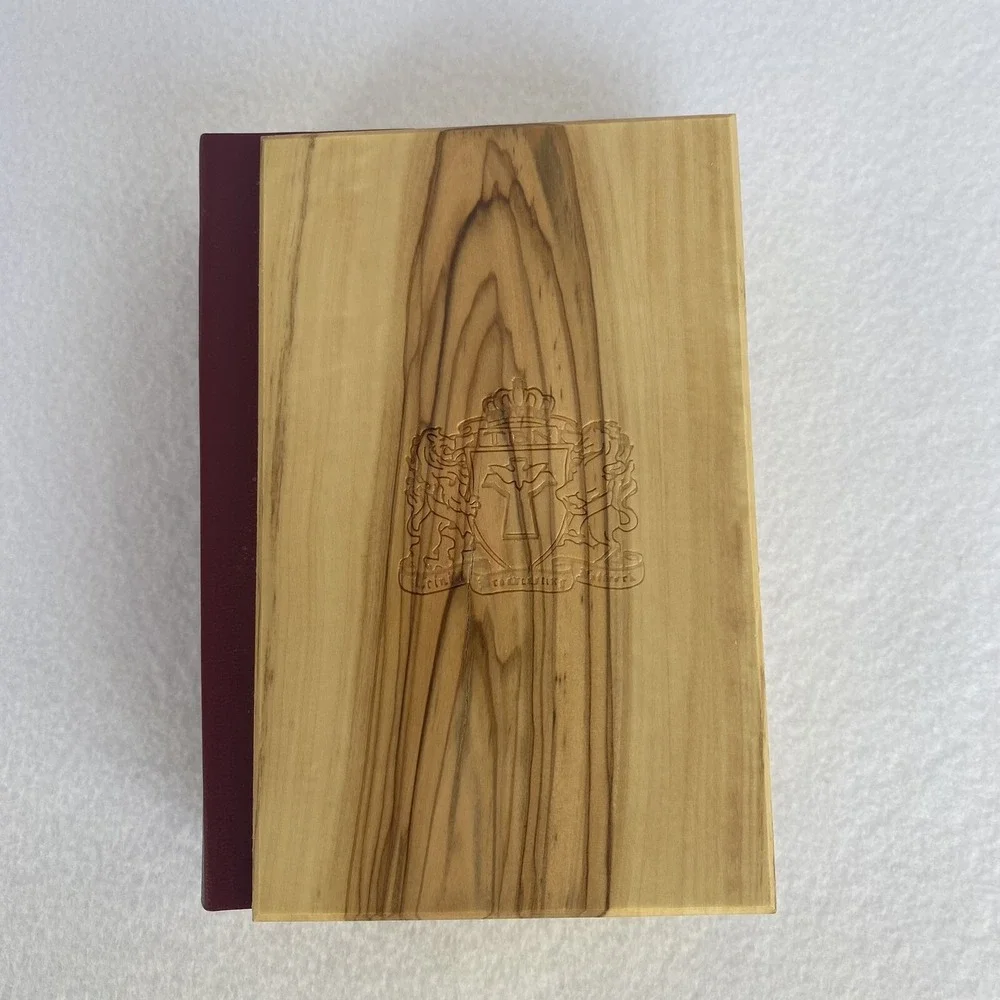The Holy Bible King James Version Red Letter Edition Bethlehem‎ Olive Wood Cover